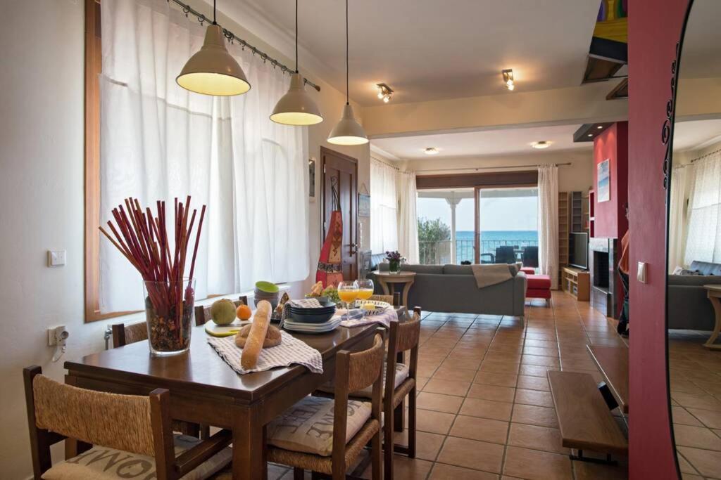 Maistro Beach House Villa Acharavi  Dış mekan fotoğraf